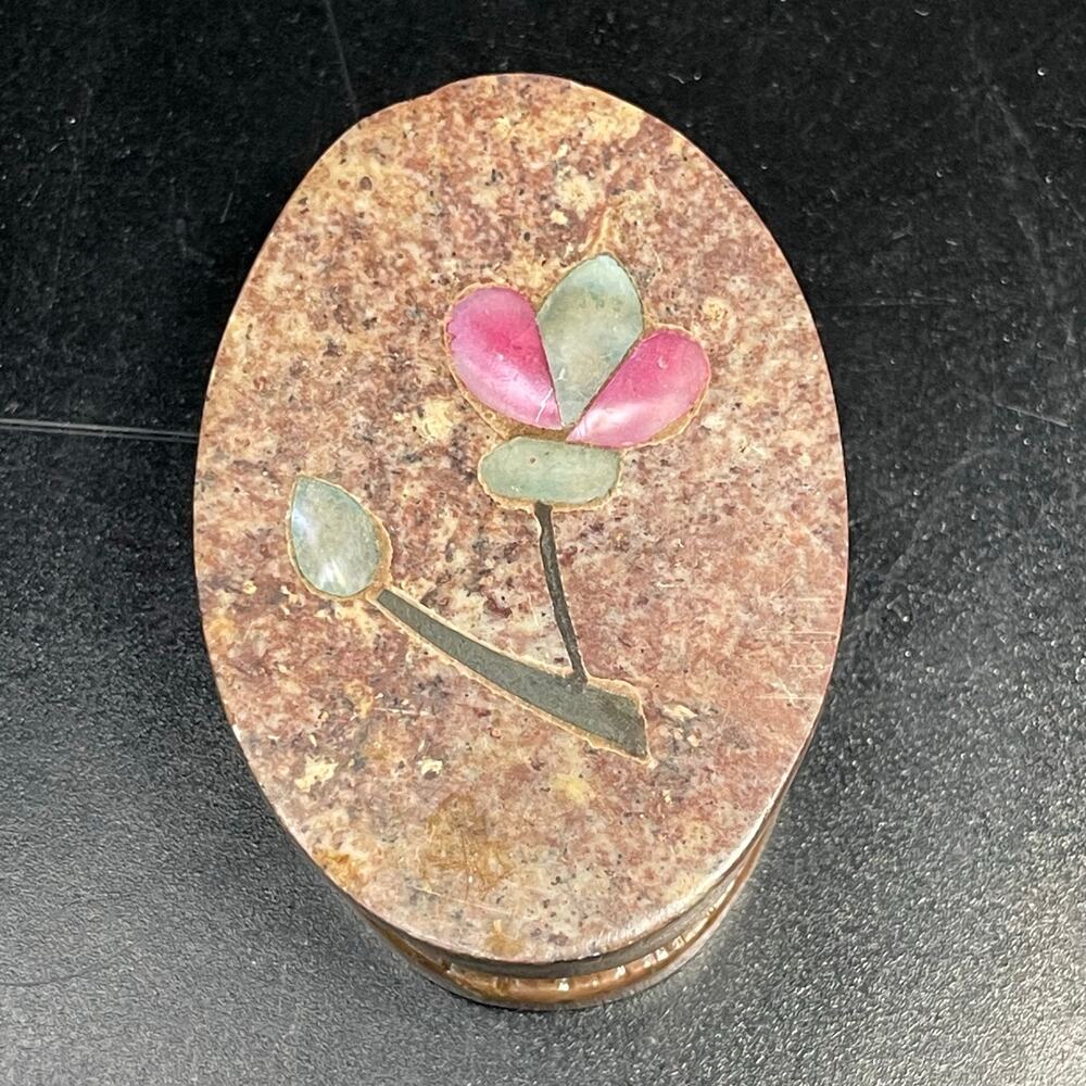 Vintage Soapstone Pietra Dura Mother Of Pearl Inlay Hand Carved Trinket Box